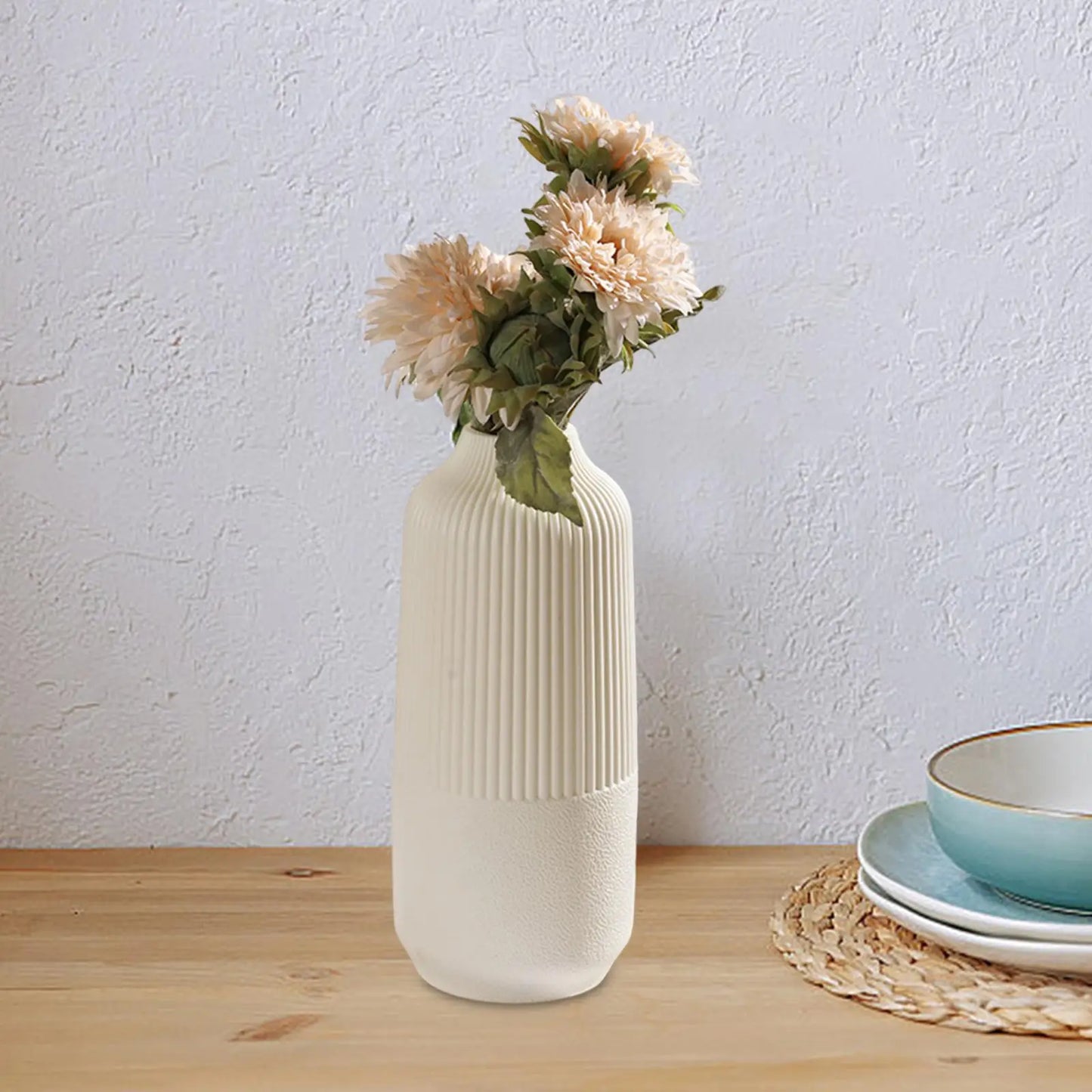 Minimalist Fluted Vase – Nordic Matte White